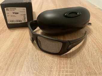 Brýle Oakley Fuel Cell Black/Grey Polarizef