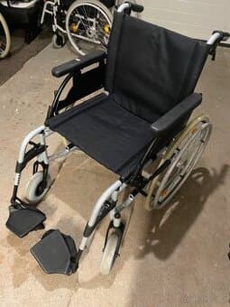 Invalidní vozík Breezy velikost 49 - pěkný vozík 100% stav