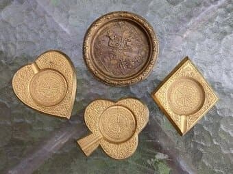 Popelníky - karetní symboly - 4ks