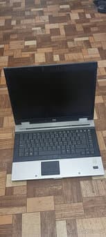 HP ELITEBOOK 8530P - (nereaguje na nabíječku)