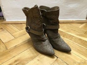 Dámské semišové kozačky vel 39