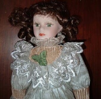 Porcelánová panenka