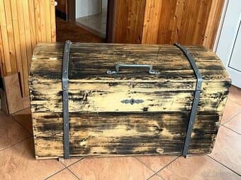 Starožitná truhla kufr