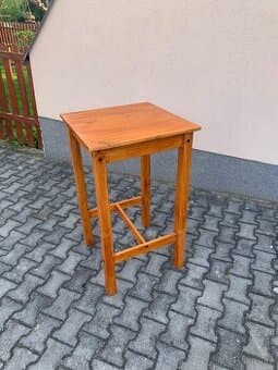 Barový pult/přípravný odkládací stolek