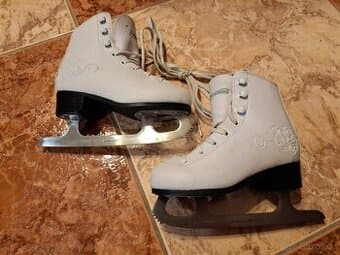 BRUSLE CROWNED LUXORY,ZATEPLENÉ,VE VELMI PĚKNÉM STAVU