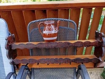 Nabízím vyřezávanoul poličku