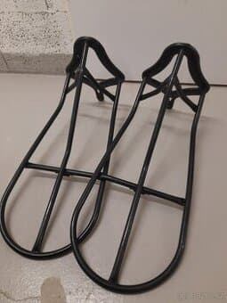 2 ks - Pevný držák věšák stojan na sedlo na zeď - více kusů