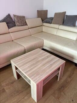 Stolek konferenční a jídelní