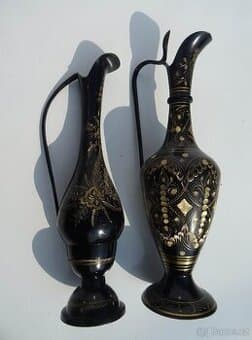 Mosazné indické vázy .