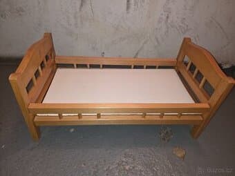 Postýlka pro panenky