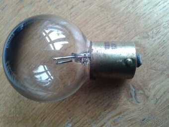 žárovka do promítačky diáků