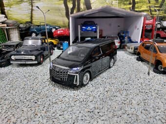 model auta 1:18 Toyota Alphard čierna farba