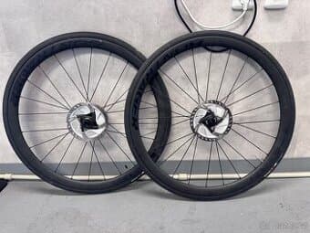 Zapletená kola BONTRAGER Aeolus Elite 35