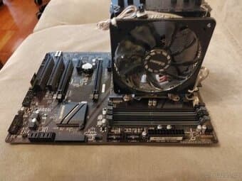 procesor Intel Core i5-7500 +chladič +deska GIGABYTE Z270-HD