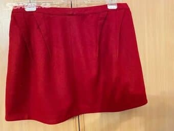 Minisukně, sukně, šaty, blůzy , kalhoty...