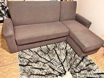 Zachovalá rohová sedačka s úložným prostorem