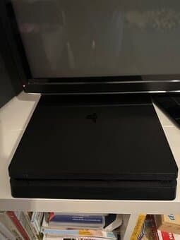 Ps4 500GB+hry