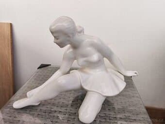 Keramická soška baletka