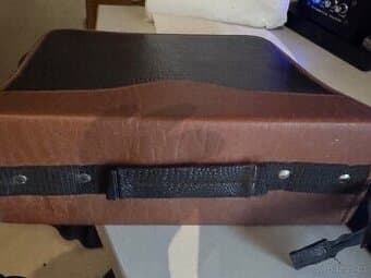 Zásobník na 300 CD/DVD