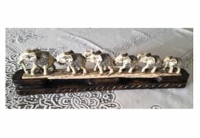 Sloni na podstavě - 11.5x44x5cm