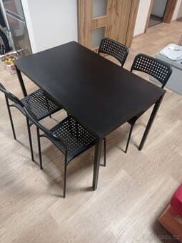 Stůl a židle