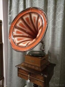 Gramofon s troubou