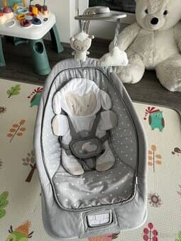 Houpací a vibrující lehátko Ingenuity