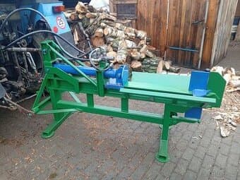 Štípačka na dřevo