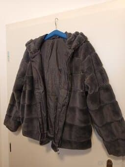 Kabátek  plesovým šatům ,vel. 44