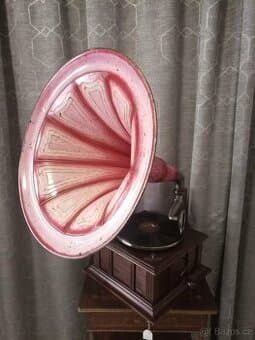 Gramofon s troubou