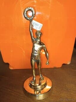 soška zlatý vítěz