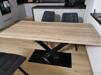 Designový stůl na zakázku