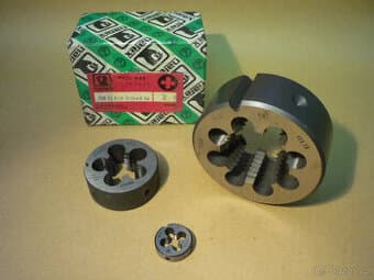 Závitová čelist - očko metrické