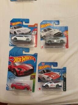 Hot wheels - různé - Porsche, Aston, Nissan