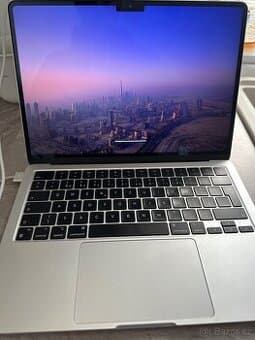 Prodám Apple Mac 2022, M2, 16GB - TOP stav