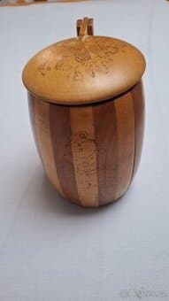 Dřevěný korbel Švejk