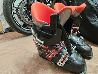Lyžařské boty, boty na lyže