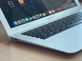 MacBook Air 13.   2015. Core i5