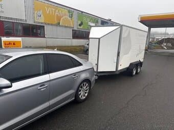 Skříňový přívěz