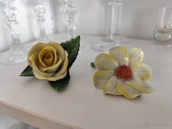 Starožitné porcelánové květy – Ručně malované