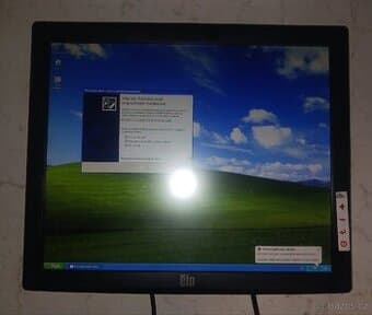 Dotykový LCD monitor