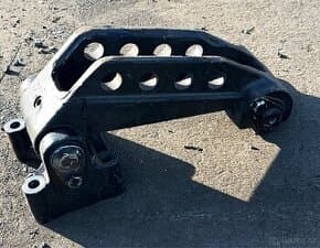 Konzole třetího bodu zetor