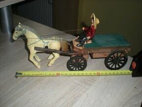 stará hračka, povoz, pvc