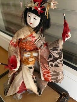 velmi stará keramická postavička