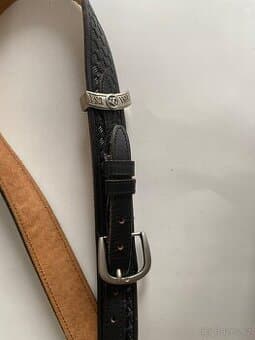 Pásky přezky ozdůbky galanterie pište