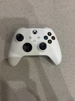 Bezdrátový ovladač Xbox Robot White – vada (stick drift)