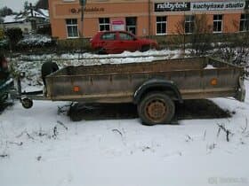 Nákladní přívěs