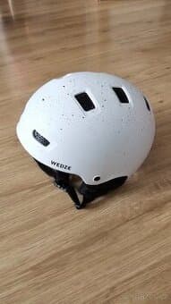 Helma Wedze velikost M (55-58cm) bílá