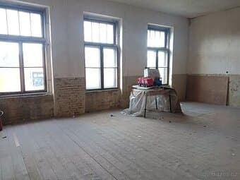 Prodám 9 bytů pod jednou střechou za 700k/byt