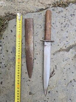 ÚTOČNÝ VOJENSKÝ NŮŽ MRKEV RU VZOR 1917